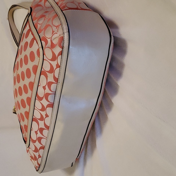 POPPY SIGNATURE C DOT HALLIE TOTE - Picture 6 of 15